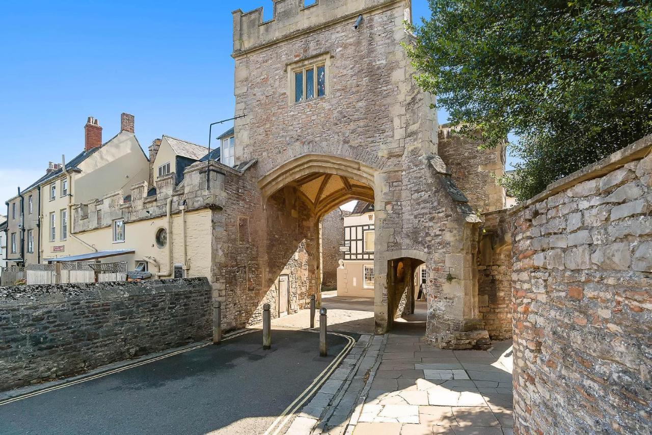 ホテル The Ancient Gatehouse & Rugantino Restaurant ウェルズ エクステリア 写真